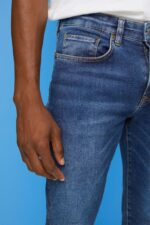Men Esprit Blue Medium Wash Slim fit jeans, Dual Max Denim XF4444829 - Image 3